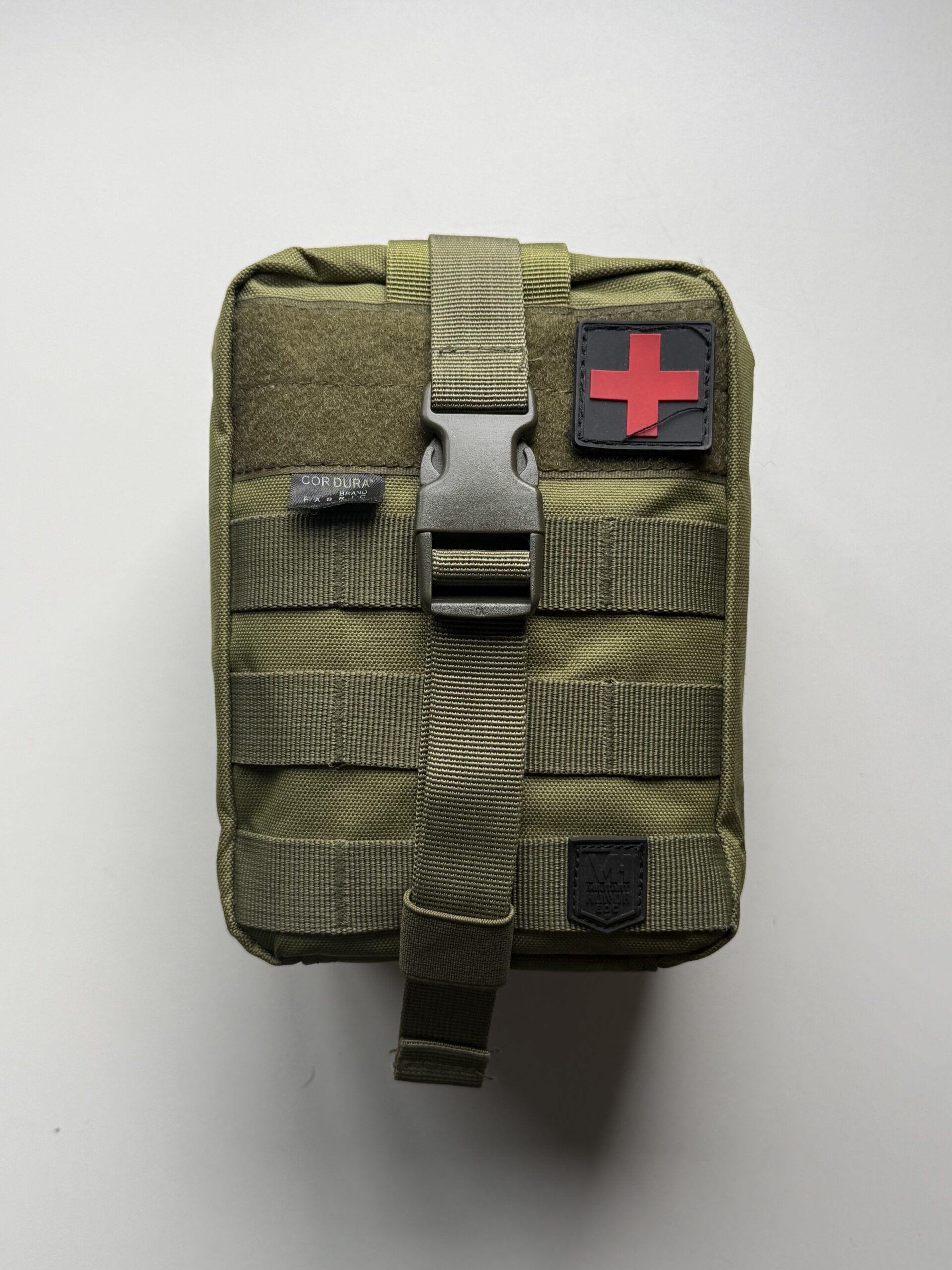 Bolsa usada para o kit de primeiros socorros, frente. 